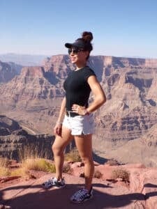 Paola Longoria con Las Vegas en tu Idioma